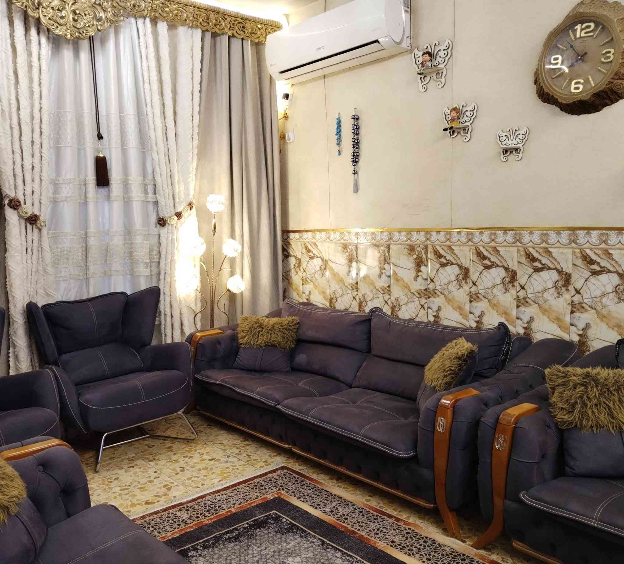 تخم تركي مودرن ١٠ مقاعد قلاب نظام سرير تصميم حديث قوي تكمة ثكيل أرجل خشب زان داير فريم اسفنج طبي بلوستر ظغط سوفت قماش وتر بروف ضد الاتربة والمي استخدام قليل اخو الجديد شخط ما بي نظافتة ١٠٠ ٪ نظيف جدا مبي اي ضرر... ٧٩٠ وبي مجال بسيط للشراي


**إذا كنت صاحب هذا الإعلان وتريد حذفه لأي سبب، رجاءا أرسل رسالة إلى الدعم الفني**