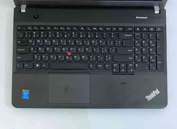 💻 لابتوب Lenovo ThinkPad E540

✨ المواصفات:

المعالج: Intel Core i3 — الجيل الرابع (فئة M)

الرام: 8GB DDR3 (قابل للتطوير)

التخزين: 256GB SSD (قابل للتطوير)

كرت الشاشة: Intel مدمج – 4GB مشاركة

الشاشة: 15.6″ —

الكيبورد: عربي / إنجليزي (ليزري)

تحتوي على : منفذ قارئ أقراص DVD

🎯 يشغّل / يفيد في:
تصفح الانترنت، الأعمال المكتبية وملفات Office، الدراسة، مشاهدة الفيديو وتشغيل البرامج الخفيفة.

🎁 الهدايا والملحقات:
• حقيبة لابتوب 🎒
• شاحن أصلي 🔌
• ماوس 🖱️
• ماوس باد 🧩
• تغليف احترافي (بابلز + كرتون للحماية التامة) 📦

🛡️ الضمان والخدمات:
• فحص عند الاستلام مع المندوب ✅
• ضمان 7 أيام بعد الاستلام ✅
• تنصيب ويندوز حسب الطلب + جميع البرامج الأساسية + Office مثبتة 💽
• نفحص ونرتّب الجهاز قبل الإرسال

💰 السعر: 165,000 دينار عراقي لكل قطعة

📦 الكمية المتوفرة: 3 قطع

🚚 التوصيل متوفر إلى جميع محافظات العراق

📱 للطلب / استفسار (واتساب متوفر):
*********** – ***********
