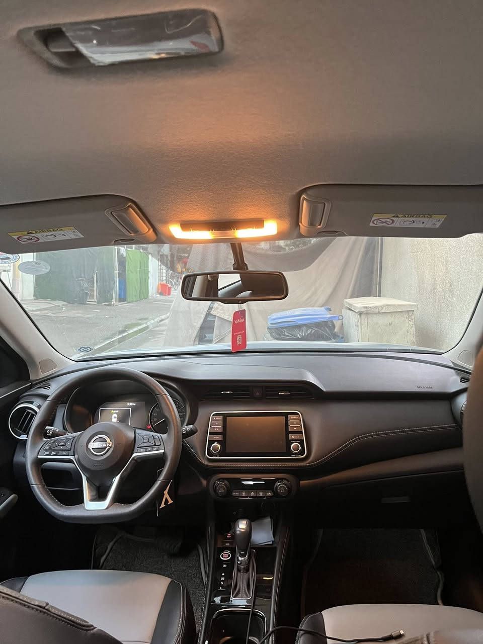 نيسان كيكس ٢٤ ممظروبة السيارة مابيه ظرر كلين ماشية ٧٠٠٠ لون سمنتي الواتساب ***********
