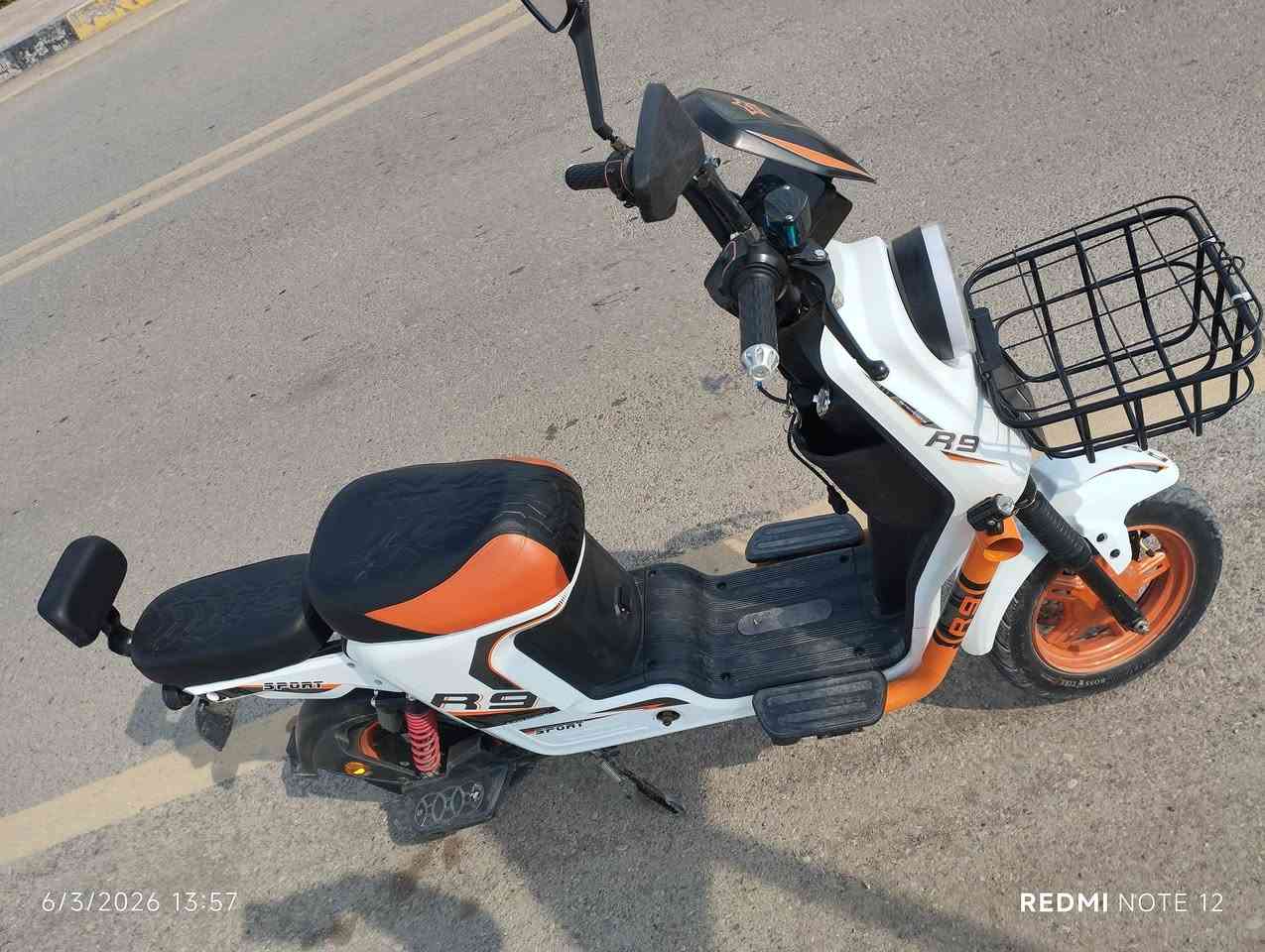 السلام عليكم دراجة شحن R9 خمس بطاريات نظيفات و كهربائيات شغالة وبلتوث كلشي شغال وشرط  بيع مستعجل السعر
320 قفل قفل رقم الهاتف *********** غير متواجد خاص
