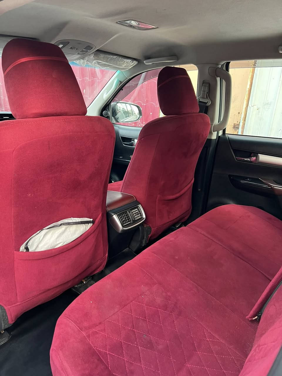 السلام عليكم هايلوكس 2022  V6 TRD كفالة عامة شركة ساس ماشية 52 ألف حقيقي ***********
تبريد كشنات 
مدوشمة وبيها إضافات خارجية ودرع
كروس مثبت سرعة
ابل كار بلي حساسات امامي خلفي كامرة خلفية مري شفط اشاير بالمري نضام الترحيب وباقي المواصفات

