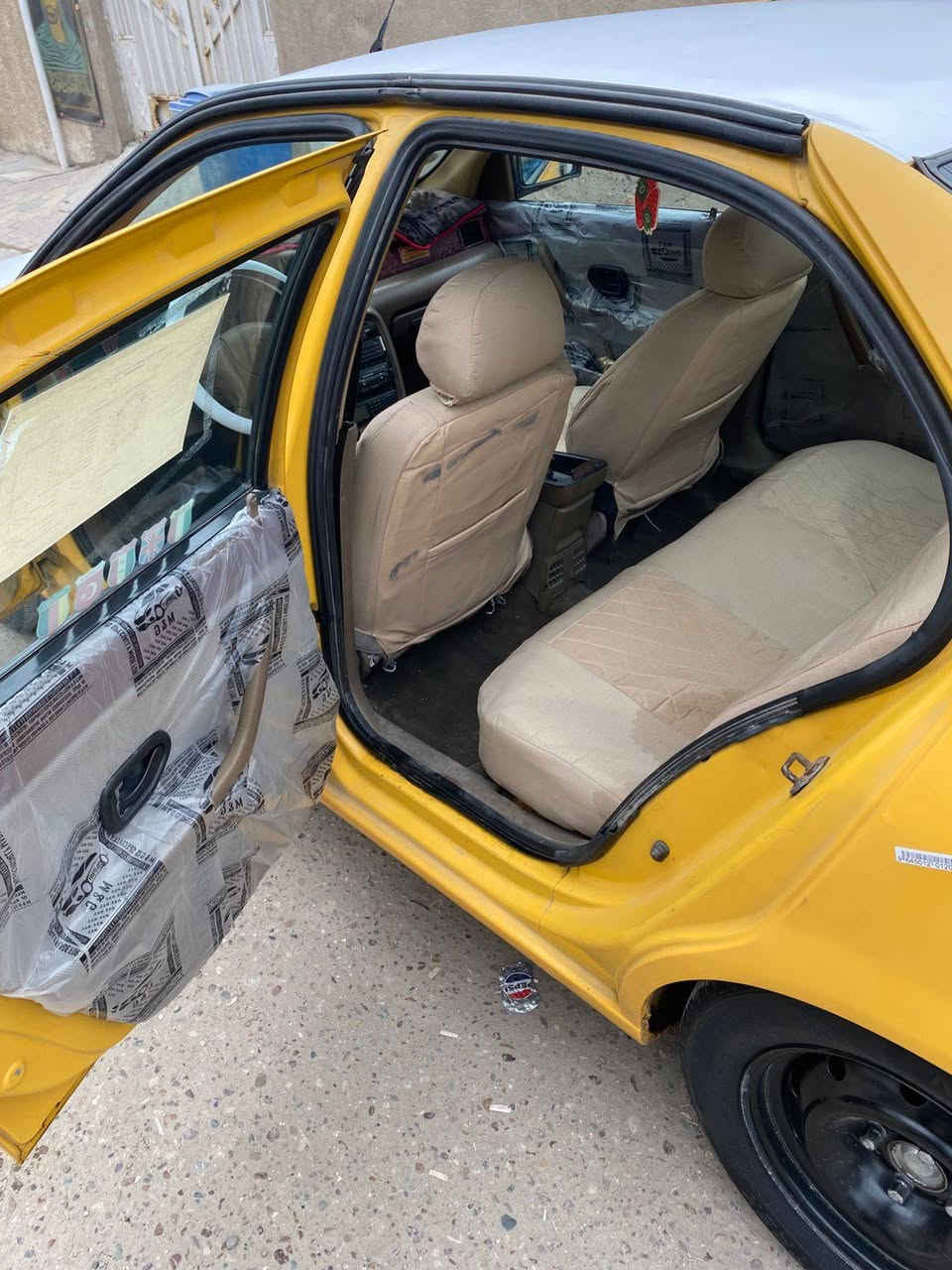 السلام عليكم
سمند موديل 2011سياره خير من الله مال بيت سياره بيه جاملغ خلفي جهت السائق معمر نفسيته مكينه وكير كفاله 
لاتنقيص ولاتبخير 
تخم تاير قبل سبوع شاده جديد 
منظومه زنون كهربائيات شغاله 
سعر 38 مكاني بغداد العبيدي 
***********
خادمكم ابو أمير
