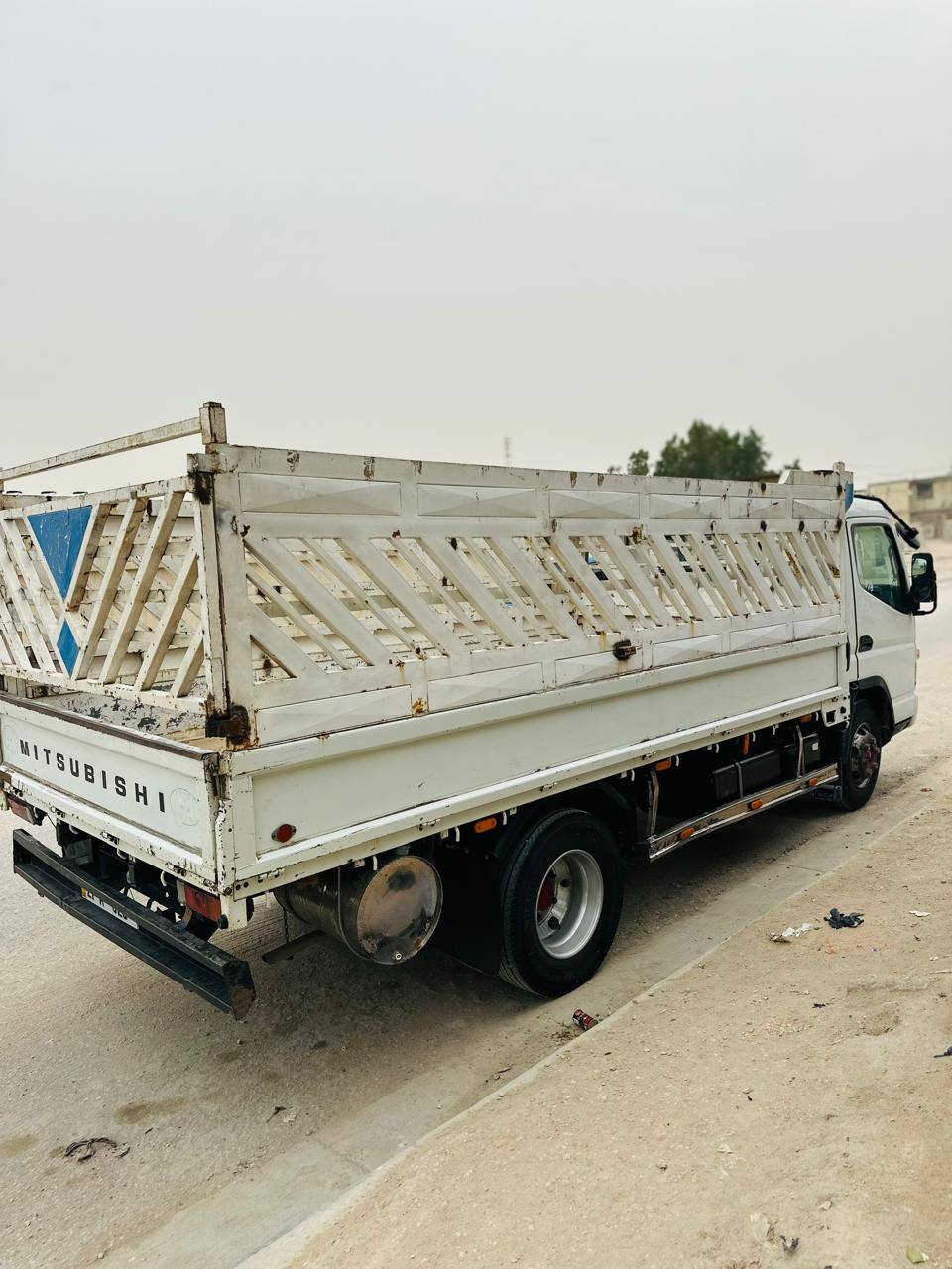 سلام عليكم  كنتر موديل 2014البيع مكفول كفاله عامه تحوره تايرات 17.5 بسمي سنويه 2030 تانكي 200 سياره جاهزه كبل شغل 
الاستفسار ***********
