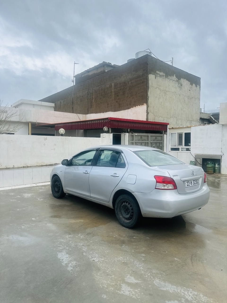 یارس ٢٠١٢ سێ پارچە سبوخ بێ ژوورێ سعر ٨٢ كەمێل مجال 
***********
