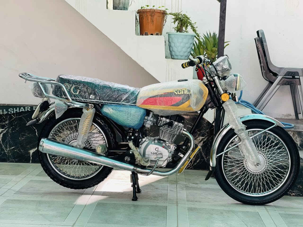 دراجة 4 كير سولنك ابو ختم اصلي موديل 2022 اوراق منفيس شركة ويا دراجة محرك مامفتوح شرط لاصرف لابخار بدون اي عيب لوك محرك
كهربائيات كامل شغال كيجات شغال
تايارات لوك بريكات بل مكان
دراجة مكفولة عامة مابي اي نقص ماشا الله زيرو اخو جديد
سعر 550
رقم موبايل ***********
عنوان كركوك شورجة يم مطعم حمة ناصر
