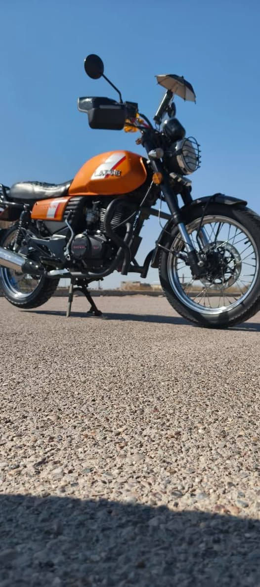 السلام عليكم دايوان لايتي ياباني رقم وسنويه مشروع وطني لون برتقالي ما مفتوحه كهربائيات كلهه شغاله كالي ناصي شلعه اتشگ الگاع معدل فول رحاله دسكات بريكات جدد بل مكان الدراجه رزانه فول مكينه خرسه  مكان بغداد محموديه حي الشهداء *********** السعر 1850وبيهه مجااال للطيبين
