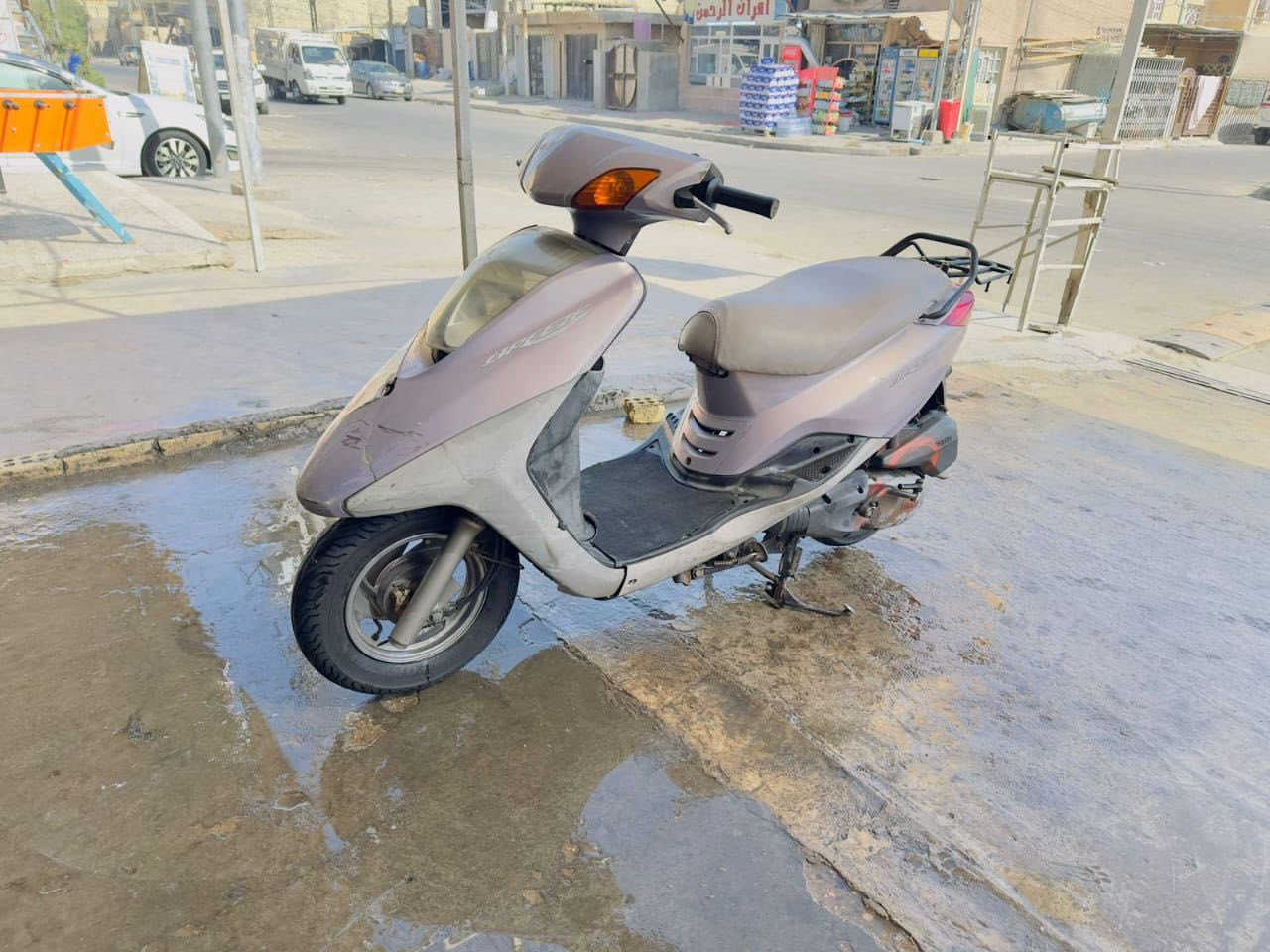 السلام عليكم اكزز بلاديه منطول للطول رايدها ب 800وبيها مجال
صاحبها ‭0771 704 2250‬
