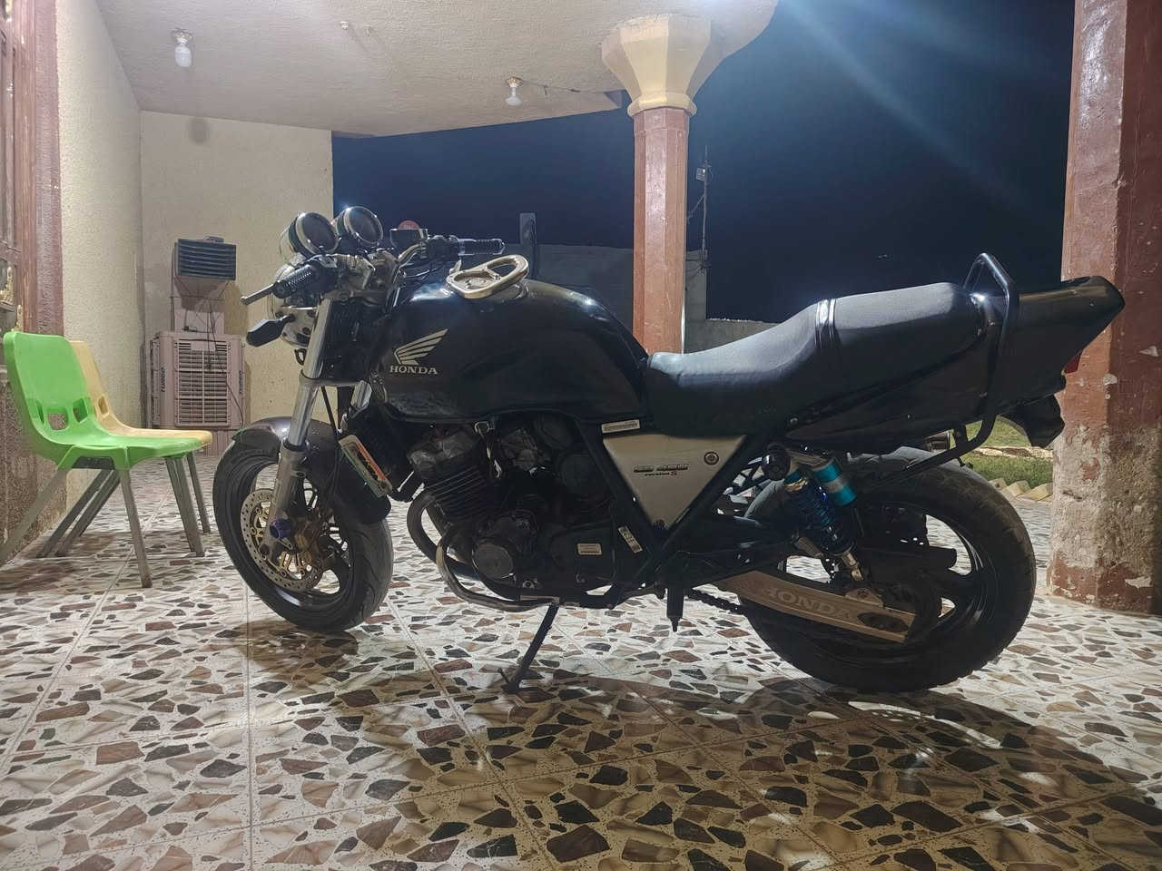 سي بي البيع كفاله عامه موديل 2000 كمرك مدفوع وراق جاهزه مال حناي مكاني كوت شيخ سعد السعر واحد ٩٠٠ وبيهه مجال ***********
