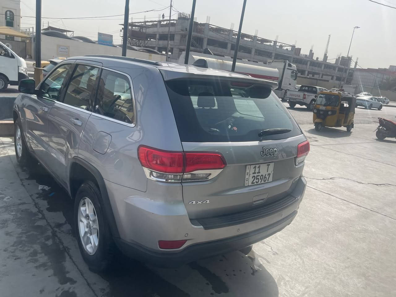 جيب لاريدو 2017 حادث بنيد فقط سيارة جاهزة من كلشي ادامة منظومة البانزين قبل شهر تبديل فيول بم بلكات تنظيف نوزلات حجر بيية تبديل حساسات في في تي  صدر جديد بدون اي كلوب بلدشبول او اي عطل ماعدا البنيد يراد الة صبغ فقط 
المواصفات 
بصمة دخول ابواب
فور ويل
شاشة جبيرة 
اطفاء تشغيل عند التوقف
حساس خلفي
رادار خلفي 
تشغيل عن بعد 
ماشية 90 الف ميل مشي حقيقي 
انظمة قيادة
السعر 195 وبيها مجال بسيط 
***********
