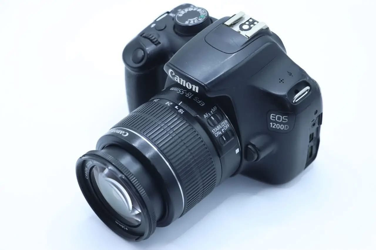 🔴﴿ كانون 1200d  
مع كامل ملحقاتها
1 - عدسه 55.18 الاصليه 
2 - بطاريه  
3 - شاحنه تدعم الشحن السريع 
4 - حقيبه 
5 - حزام حامل الكامره  
6 - واير شحن  
7 - رام الاصلي  

💣  ﴿السعر 220 يوجد توصيل لكل العراق  

متواجد واتساب واتصال ***********
