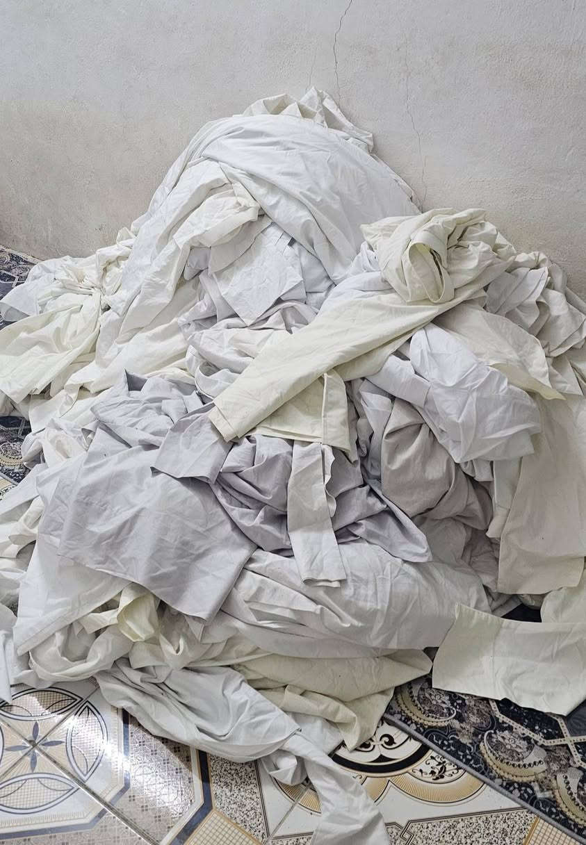 الى اهالي المواكب الحسينه يوجد لدينا دشاديش لون أبيض للتطبير بسعر (الف)دينار كله كويتي  مال الزبير  نضافه فول كدام عينك  يوجد توصيل  اتصل ع رقم ***********
