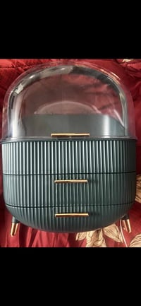 لوكر مكياج • جديد • حجز خاص