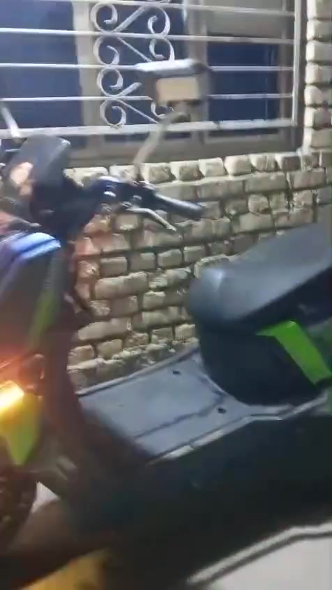 السلام عليكم دراجه شحن للبيع نوع أباچي جبلي دراجه نضيفه وحلوه سرعه ١٠٠ ملف ٢٥٠٠  ست بطاريات مسطره 
كبار مبدله فقط عقل اصلي مال شركه العنوان بغداد الشعب 
السعر ٨٠٠بيها مجال 
الرقم ***********
