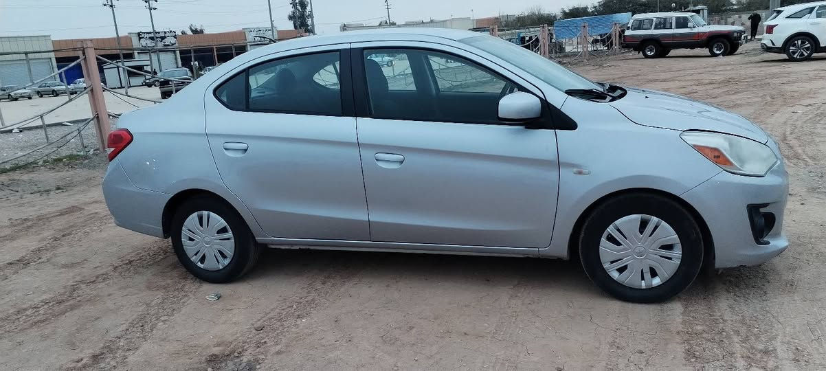 للبيع ميتسوبيشي ميراج موديل 2017 رقم سليمانية سنويه ورقم كله جديد شرط التحويل او وكالة  ماشيه 74 مواصفات شاشه كاميرا تحكم ستيرن مثبت سرعه صور الحادث موجود بالمنشور حادثه بسيط كلش ماكو اي ضرر داخلي كير ومحرك وتبريد وتدفئه كله بشرط على الشركه 
مكان السيارة كركوك
السعر 78 
رقم مبايل ***********
