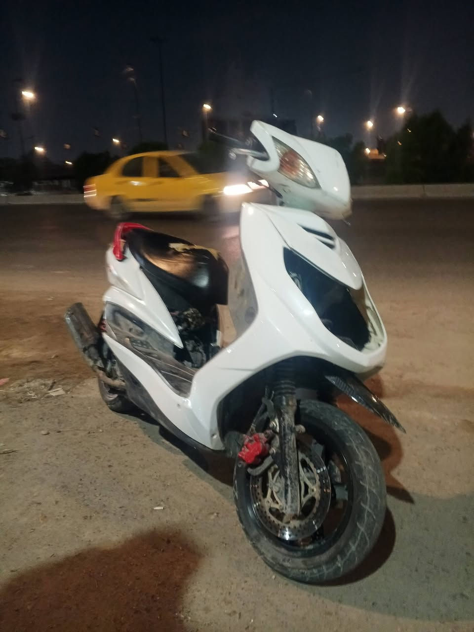 سكنس فحل مكينه بلاديه كابريتر بلادي بس بجم وترايش تجاريات نقصها لايت امامي نكره بكل وقت ما تفشل الدراجه
مستعجل على بيعتها كللللش 
بغداد منطقه الحبيبيه خلف ملعب المدينه 
***********
650وبيها مجال للشراي بيه خير ويدلل
