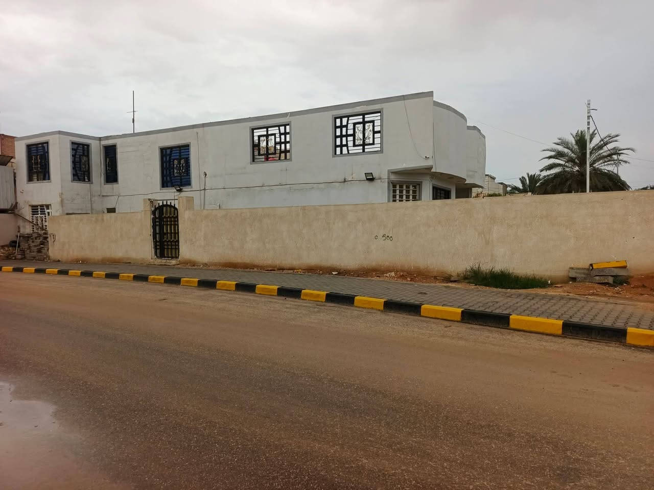 عرصه للبيع مساحه 72 متر واجه 6ونزال 12 دور الهنديه قرب السوك الأول على سايدين موقع كلش حلو تصلح تجاريه او سكن للستفسار التصال ***********ابومنتظر
