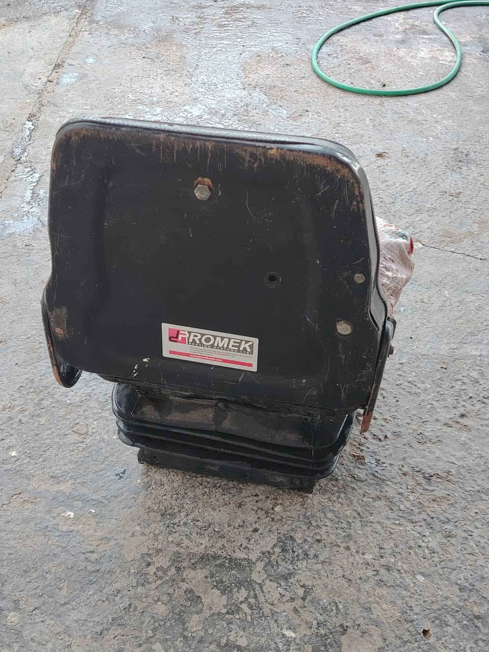 للبيع كرسي فيات 110 واسط ناحيه الشحيميه 
اتصال ***********

***********
