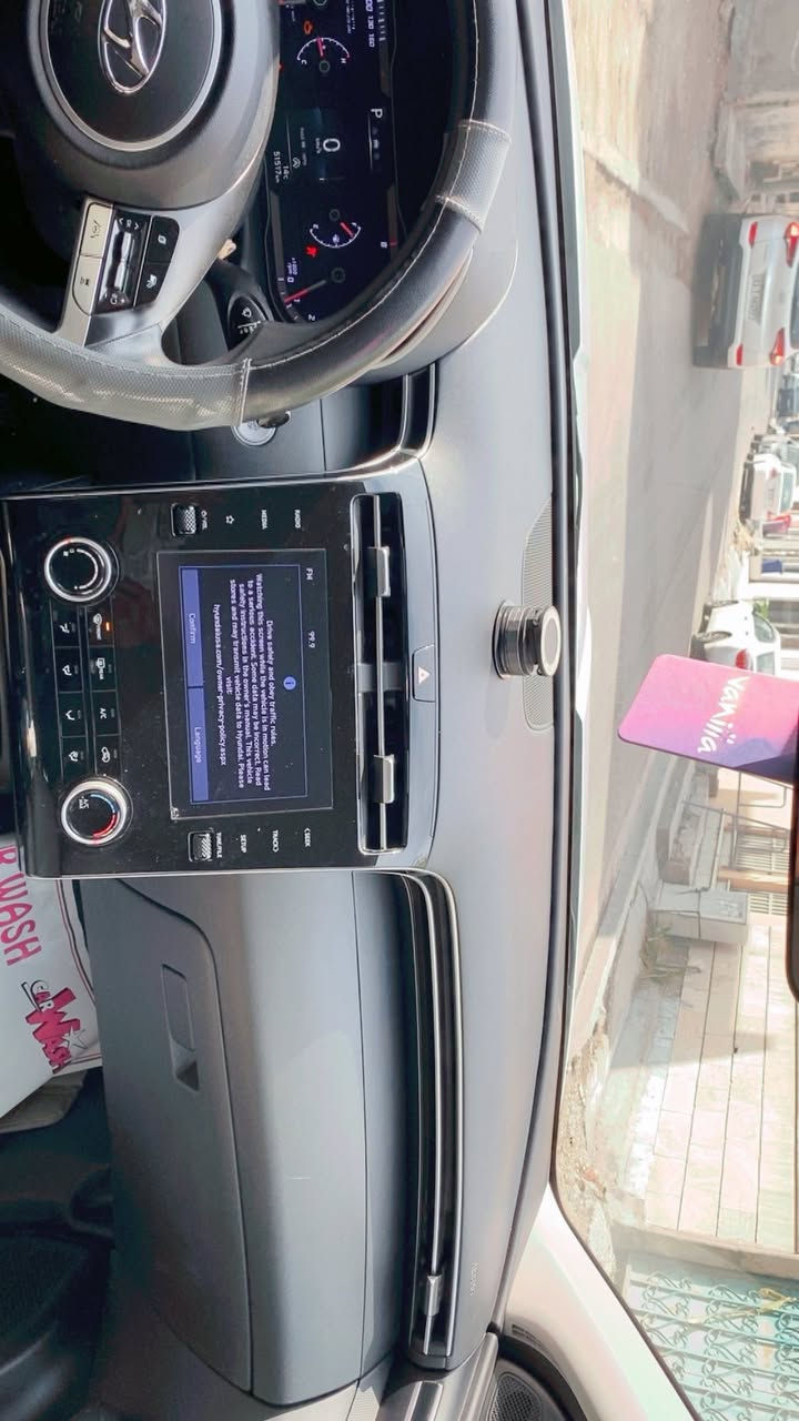 🚗 هيونداي توسان 2022 – SEL وارد أمريكي
• محرك 2.5 لتر 4 سلندر
 • ناقل حركة أوتوماتيك 8 سرعات
 • نظام دفع أمامي
 • شاشة لمس
 • Apple CarPlay & Android Auto
 • كاميرا خلفية
 • حساسات خلفية
 • نظام الثبات الإلكتروني
 • مراقبة النقطة العمياء
 • تحذير مغادرة المسار
 • مثبت سرعة
 • مكيف أوتوماتيك
 • مفتاح ذكي وتشغيل زر
 • بدون ايرباك سليم 
 • أضوية LED
ماشيه ٥١ الف تفاصيل لحادث بالرابط ادناه 
https://bid.cars/en/lot/0-31928148/2022-Hyundai-Tucson-5NMJB3AE4NH043421
السعر ١٨٢

للتواصل ***********
