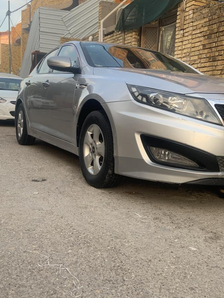 السلام عليكم كيه اوبتيما للبيع موديل ٢٠١٣
وارد كوري مكينه ٢٠٠دوش مكينه كير حداديه
امامي خلفي خير من الله تبريد قطعتين رقم 
واسط انكليزي تحول مباشر السياره كفاله عامه 
من كلشي مكان واسط المركز لاستفسار 
***********   او ع الخاص
