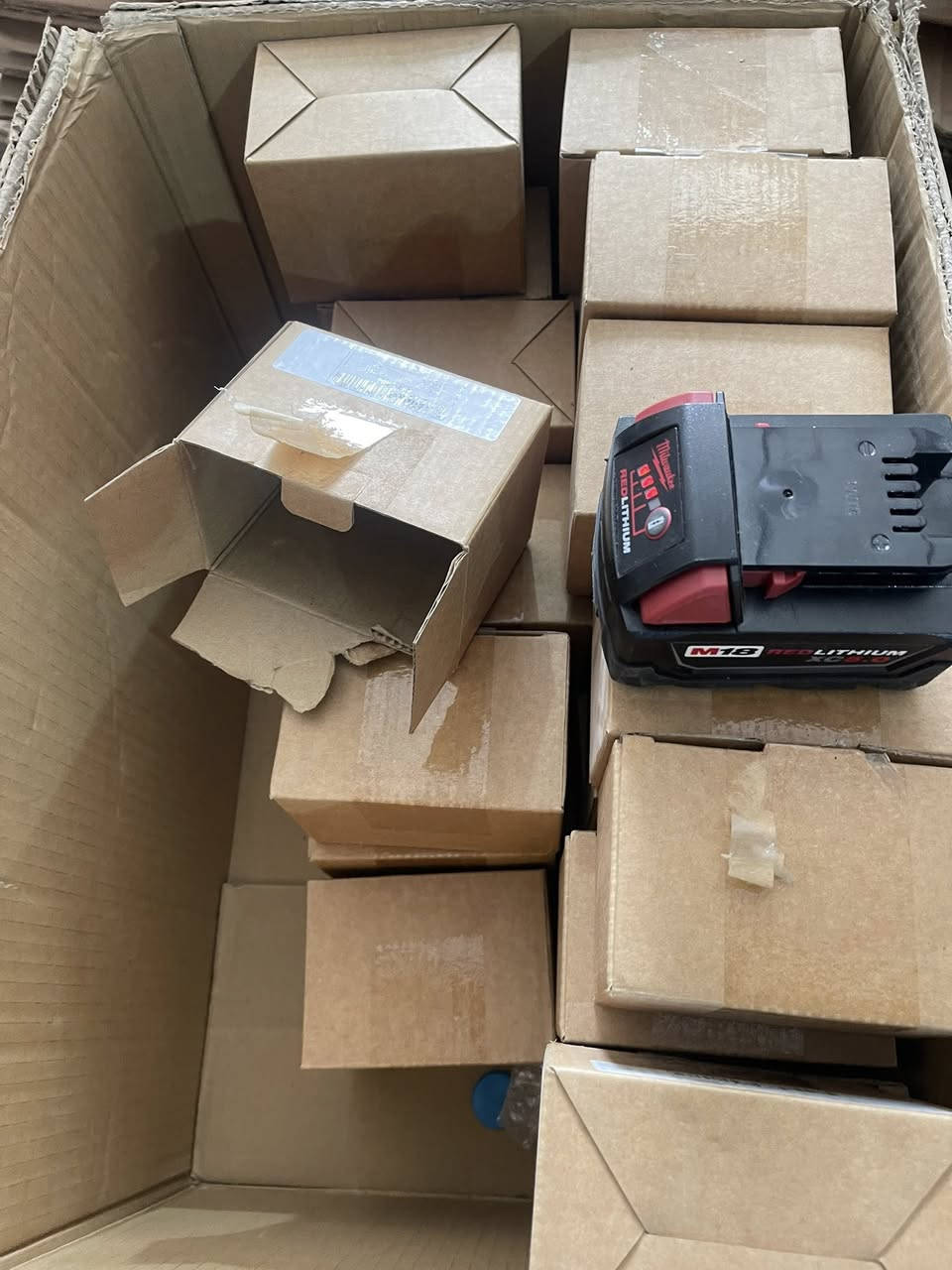 بطاري ملواكي اصلي متوفر جمله مفرد 
واتساب ***********
