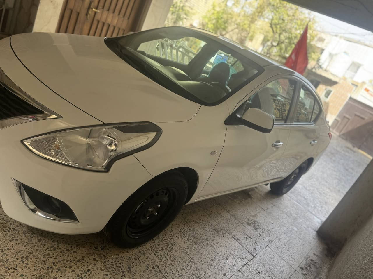 نيسان سني البيع موديل ٢٠٢٤ رقم بغداد باسمي شركه السور مكفوله سعرها ١٣٢هندي ***********
