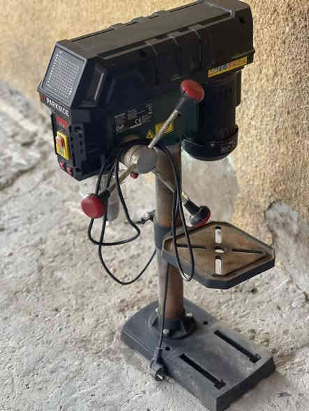 ادريل عامودي للبيع الوظيفة الأساسية لهذا الجهاز هي عمل ثقوب دقيقة وعمودية في مختلف المواد.
يفيد اهل نجاره خشب ألمنيوم جهاز اصلي 
سعر 125 بي مجال 
مكاني بغداد الشعلة 
***********
