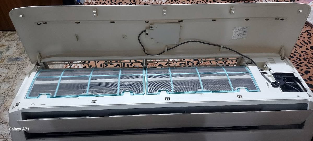 السلام عليكم عندي داخليه للبيع نظافه ١٠٠/٩٠ وياها بليته +وريمون مكاني السيديه وهذا رقمي ***********
