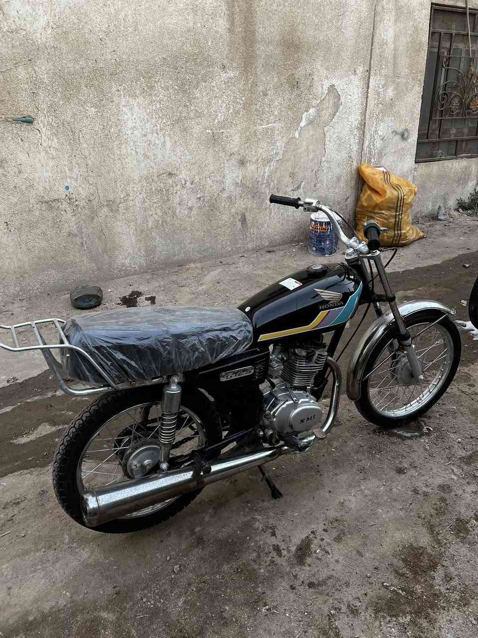 سلام عليكم ايراني للبيع محرك نامه نضيفه ناعم لانضوح ولا تبخير وايده ب 350وبيهاًمجال مكني بصره الجزائر رقم ***********
