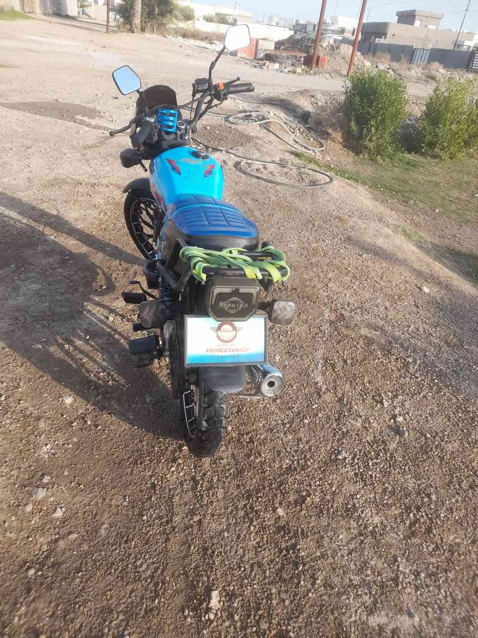 للبيع موديل 25 مكاني رمادي سجاريه دراجه نضيفه مكفوله السعر 800 بي مجال للطيبين ***********
