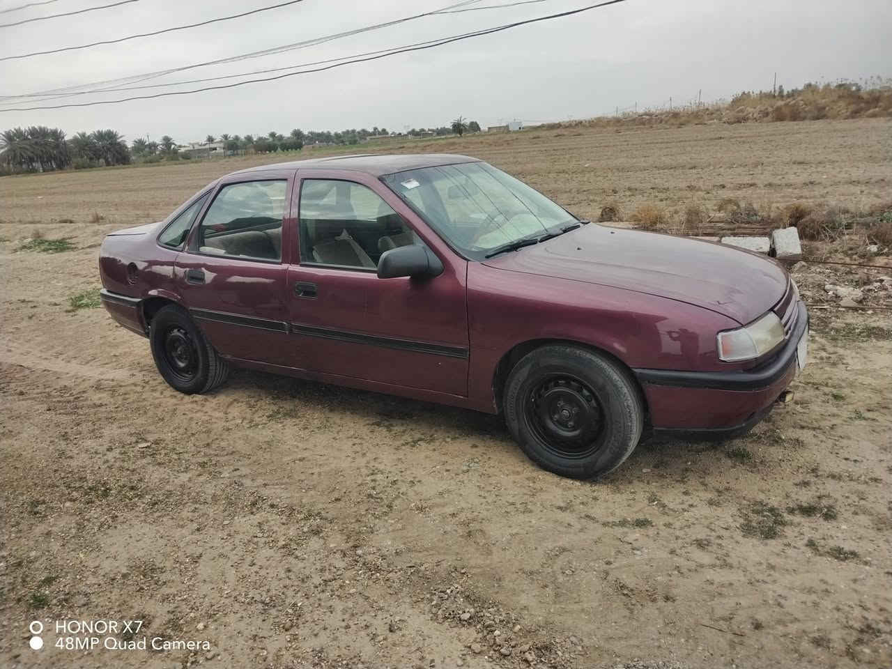 السلام عليكم سيارة اوبل فكترا 91 محرك 1600 مكفول السيارة جاهزة مثل ما موضح بالصور والفيديو مصبوغه عام أثر ضربة كهربائيات وكير كلها جاهزه ماتصرف عليها الف رقم كربلاء مشروع وطني شرط تحويل ماكو وكاله السيارة بسم اخوي السعر27 ورقة وبيها مجال للتواصل *********** (واتساب) +*********** مامتواجد ع التعليقات
