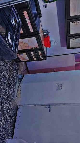 دار للبيع خلفي تجاوز مرقم من الدوله مساحه 80 متر يحتوي على غرفه واستقبال وصاله ومطبخ وحمام وترك السكف سندويش وسقوف ثانويه العنوان ام الكبر ‏‪والغزلان قرب جامع الفردوس خدمات كامله مي مجاري كهرباء تبليط السعر 25 وبي مجال للاستفسار واتساب ‪0771 360 6109
