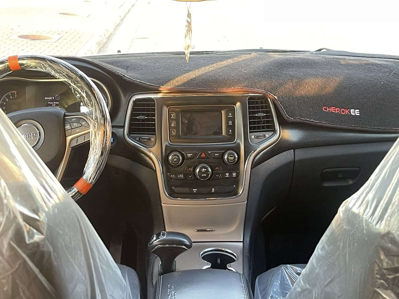 ئه دميني دل💚
جيب لاريدؤ مؤديل 2015
براوه براوه 
گيرو مه كينه به شه رت 
ته قه و ره قه ي نييه 
كاره بايي مه ز بوت ده عامو ليدراوي نييه 
كوشن هيته ر سووكان هيته ر به ش شوين براوه كاني بؤياخه تازه داخل 
4تايه و ويلي لؤكي له ژيره 
مشته ريت ته له فؤن بكه 
ئالووگؤر ناكه م ته نها فرؤشتن
شوين'چمچه مال
ژم'***********
***********
نرخ '85مه جال
