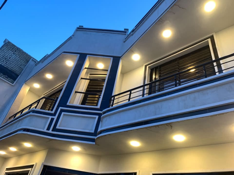دار للبيع — فرصة ممتازة بالسكن والاستثمار

📍 الكاظمية الثانية / الطي
📍 نزال جامع صالح مصطفى 

📐 المساحة: 130 متر 30 متر وقف
📐 الواجهة: 10 متر
📐 النزال: 13 متر

✨ تفاصيل الدار:
▪️ مدخلين صالة وهول 
▪️ منور مطبخ غرفة
▪️ صحيات داخلية 
▪️ الطابق الثاني يحتوي تلث غرف نوم
▪️ سطح + بيتونة 
▪️ دار نظيفة وموقع مرتب وقريب للخدمات

💰 السعر مناسب للموقع والحالة

📞 للاستفسار والمراسلة:
***********

🔹 عقارات الكاظمية والطي 🔹

نوفرلكم:
🏠 بيوت للبيع
🏘️ بيوت للإيجار
📍 قطع أراضي
🏢 محلات وشقق

✅ أسعار مناسبة
✅ مواقع ممتازة
✅ مصداقية وسرعة بالتعامل

📌 نخدم:
الكاظمية • الطي • بغداد والمناطق القريبة

🔔 تابعوا الصفحة يوميًا حتى توصلكم أحدث العروض
وأي شخص عنده دار أو أرض يريد يبيع أو يأجر يراسل خاص

#عقارات
#عقارات_الكاظمية
#عقارات_بغداد
#بيع_شراء
#إيجار
#بغداد
#الكاظمي
