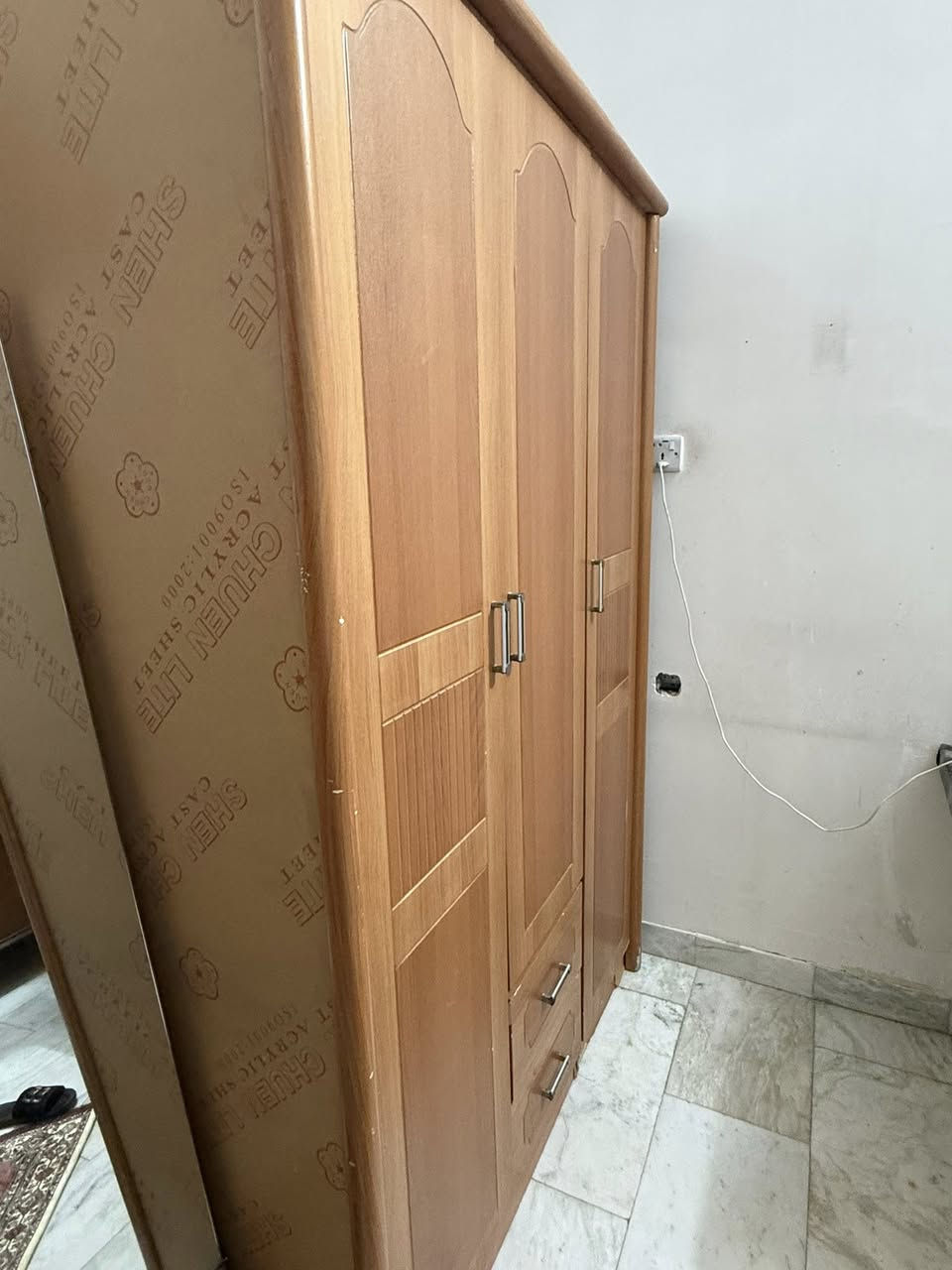 كنتور ثلاث أبواب 
بسعر مناسب جدا 📛📛📛
50 ألف دينار قابل للتفاوض


**إذا كنت صاحب هذا الإعلان وتريد حذفه لأي سبب، رجاءا أرسل رسالة إلى الدعم الفني**