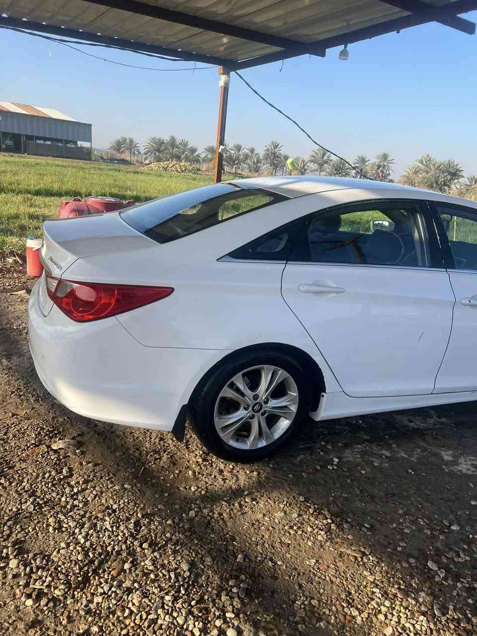 السلام عليكم سوناتا 2012 وارد خليجي رقم سليمانية بااسمي سنويتها منتهية 
السيارة المواصفات المعروفة مالت سوناتا بيها تصليح بالتكمة حسب ماموضح بالصورة وباب الصدر امبدلة باقي مادري بيها مماخذلها سونار ابيع هل الموجود سعرها 95 وبيها مجال  مكاني النجف 
للتواصل خاص او ***********
