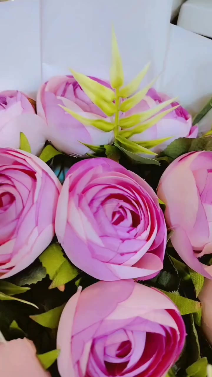 بوكيه ورد السعر 15 😍 العنوان بلدروز نهاية شارع المسبح #سمايل للهدايا مجاور  مكہٰتہٰب فدك  يتوفر توصيل بلدروز وجميع المحافضات ه‍ *********** او ***********
