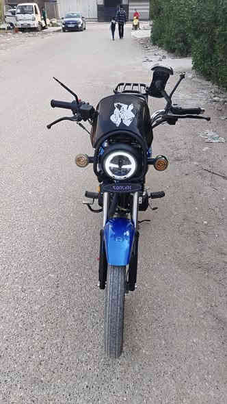 السلام عليكم دراجة سونك موديل 2025 للبيع دراجة نظيفة ما صار هواي من أخذته محرك مكفول كهربائيات كاملة سعر 850 مكاني بغداد الزعفرانية رقم ***********
