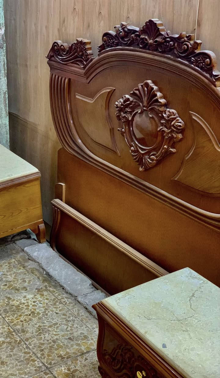 بسم الله الرحمن الرحيم اللهم صل على محمد وآل محمد
غرف نوم مصرية ابواب سلايد تتكون الغرفة من ٨ قطع
💥 كنتور ابواب سلايد
💥 جرباية + كومدي عدد ٢
💥 ميز تواليت + طابورية
💥 ميز احذية اعزكم الله + شمعة ملابس
صناعة مصرية جميع الالوان متوفرة للحجز والاستفسار
***********  واتساب
