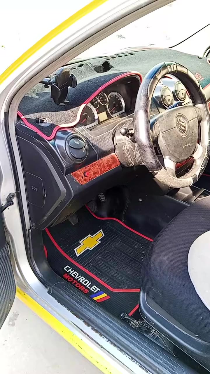 سلام عليكم
افيو للبيع موديل 2008 سياره جاهزه سنويه الى 2031
اني الشرعي مالها سياره بيها بس جاملق مبدل وبيها معجون 
طخم كلو جديد السعر 57وبيها مجال 

***********# تفاصيل خابرني والخاص مفتوح
