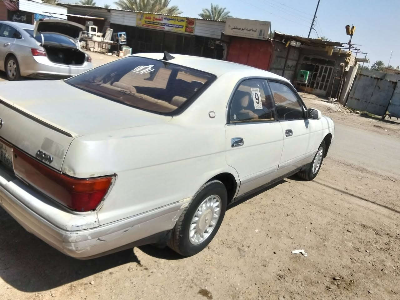 سلام عليكم بطه موديل 92 رقم بغداد
بسمي سياره كدام عينك نضافتها 
نقصها بس غرفه دوشمه يرادلها وبطاين يعني غرفه 
مكاني بغداد ***********
