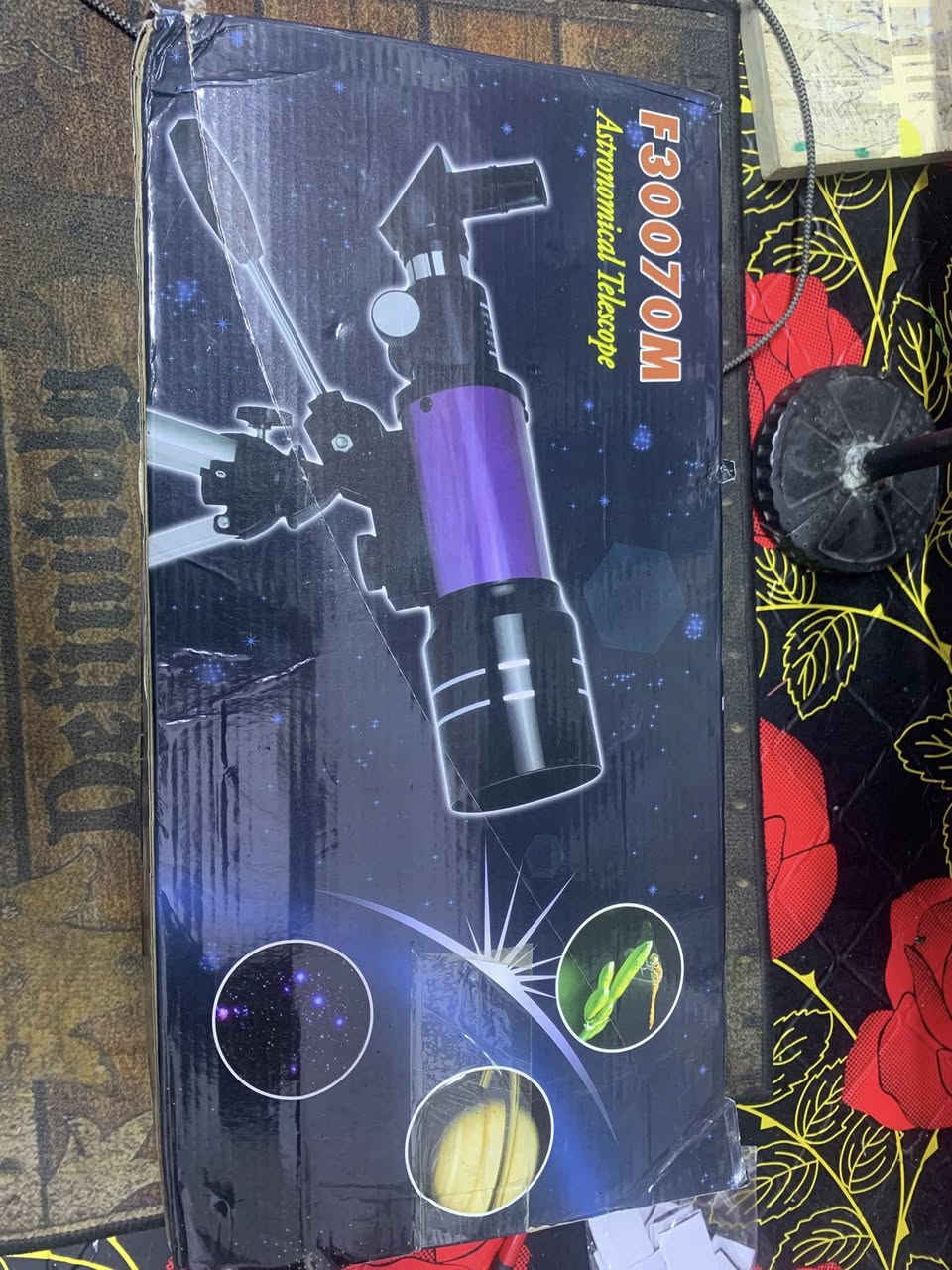 تلسكوب بهلشكل جديد غير مستخدم جميع ملحقاته كامله بلكارتون السعر 35 الف يوجد توصيل جميع المحافظات ***********
