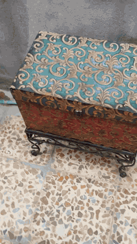 صندوق تراثي • حديد • توصيل