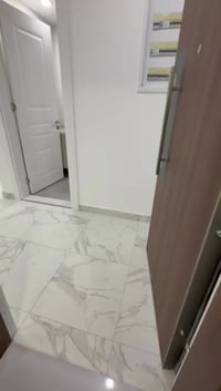 شقه للبيع في مجمع ابراج النخله مساحه ٢٢٤ ركنيه طابق ١٥ مجهزه بمسارت كا...