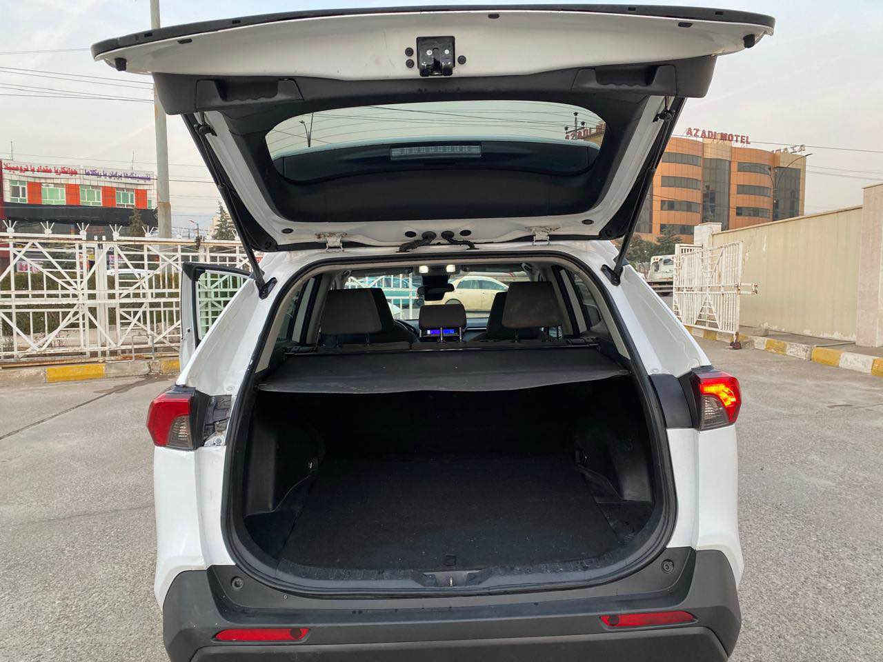 2023 TOYOTA RAV4, XLE  / راف فور
تويوتا راف فور 2023
السعر : 195 ومجال قليل 
الضرر : بوند صبغ و واحد چاملغ تعديل PDR
حجم المحرك 4 سلندر (2.5L)

مواصفات XLE  AWD
بصمة ابواب
بصمة تشغيل
صندوق كهربائي 
رادار أمامي
تحديد مسار
رادار جانبي (نقاط عمياء)
رادار خلفي
اوتو ستارت (Auto start)
اوتو ستوب(Auto Stop)
هاند بريك بصمة
اوتو هولد(Auto Hold)
تحكم وضعيات القيادة ECO,NORMAL,SPORT
مانع انزلاق+ABS
حساسات خلفية+كاميرا
تحكمات استيرن
اشاير بالمري 
لايتات زينون و عدسه 
بلاكتور زينون 
تبريد قطعتين 

وبقية مواصفات XLE المعروفة

*********** / كورك / واتساب اكر, نينوى
