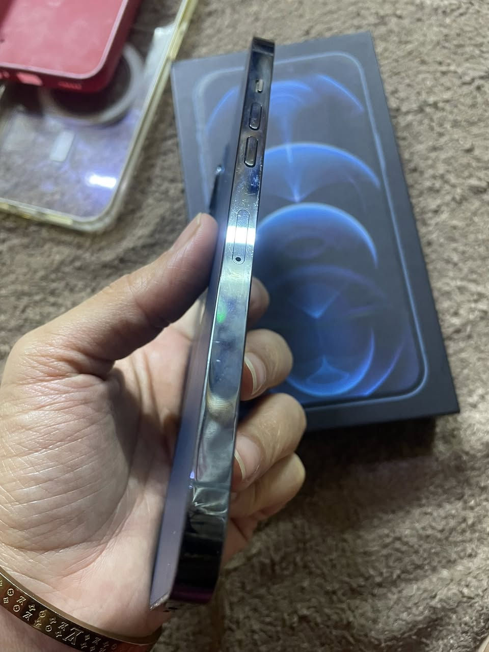 سلام عليكم 12برو ماكس مادخل اي تصليح مكفول بطريه 93ذاكر 128ملحقات كارتون وكيبل وكفر ***********بغداد سعر 550وبي مجال او مراوس بالتره
