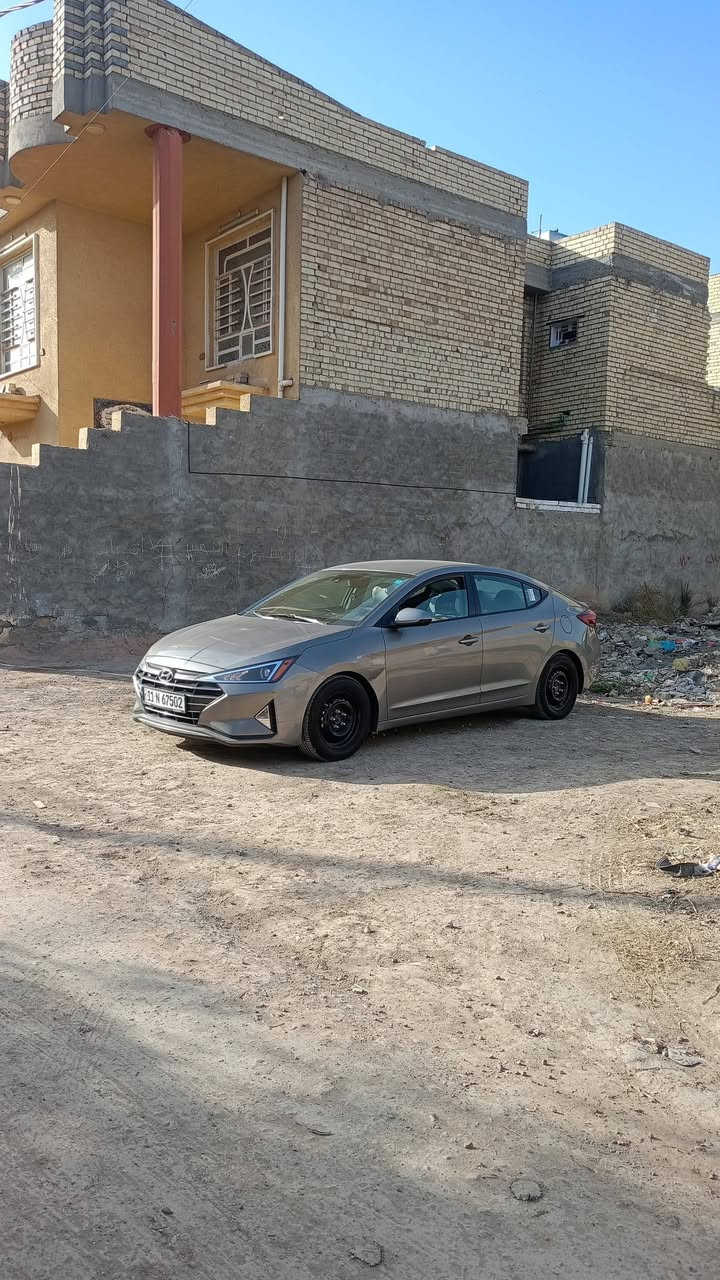 سلام عليكم النتراء 20 رصاصي بيها جملغ خلفي وقبق جنطه مصلحت وبيها صبغ بابين شخط مال تكتك صلحن وصبغتهن ليبل واحد ماشيه 110مكينه كير كفاله حداديه كفاله سياره حلوه كير بيها ايتي المرغوب وبيها سونار سياره كامل بغداد مكان سياره السعر 128وبيها مجال الستفسار *********** بي واتساب
