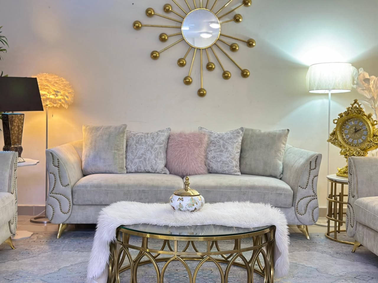 For sale Midas sofa 50781696
3+2+2 total 7 seater 
Call WhatsApp 50781696


**إذا كنت صاحب هذا الإعلان وتريد حذفه لأي سبب، رجاءا أرسل رسالة إلى الدعم الفني**