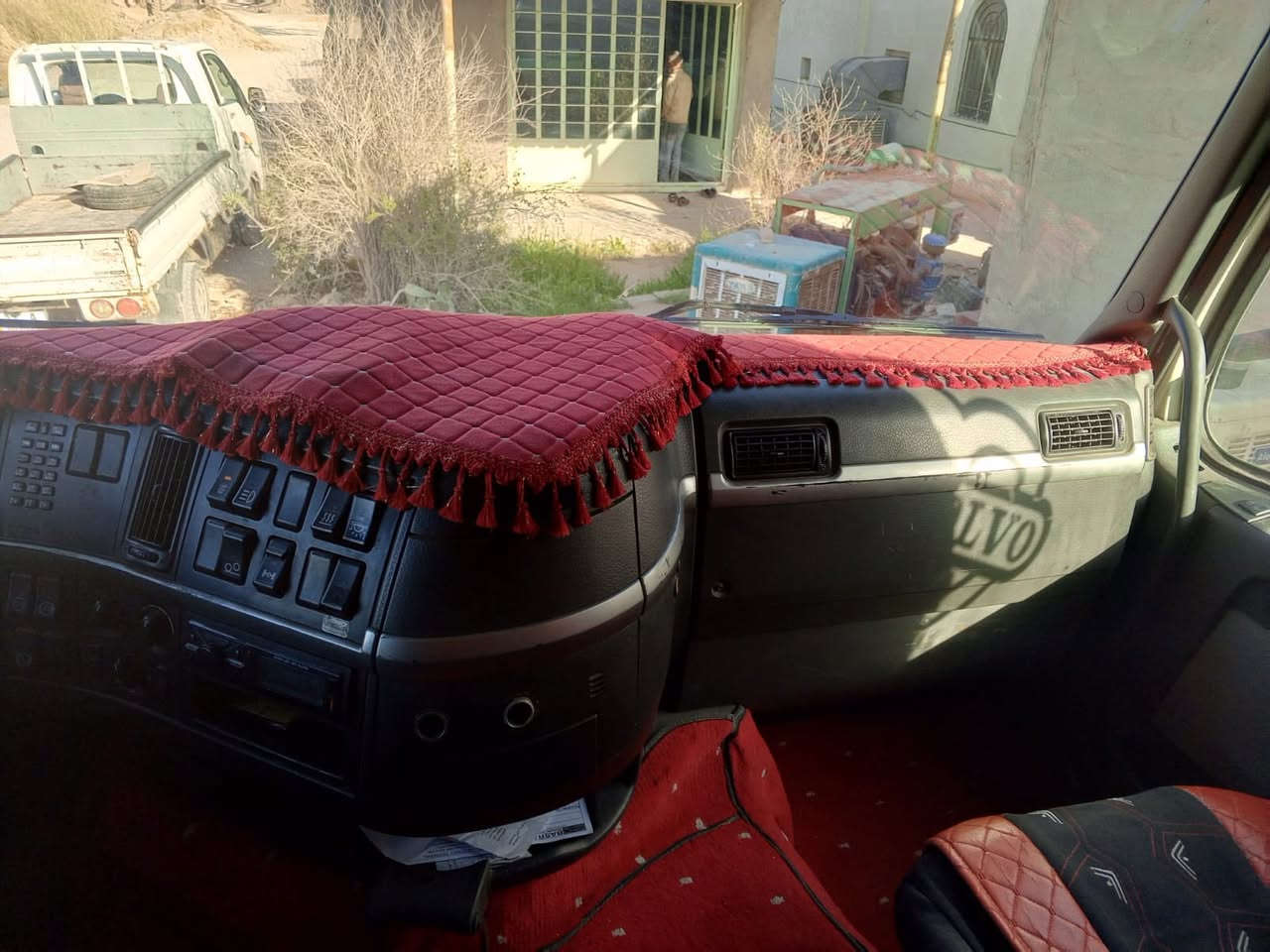 فالفو 2006راس بلادي سنكل خلفي تك تاير  شاصي مكفول مكينه 480 قطره صبغ ما بيها سياره قرار 48 
***********
