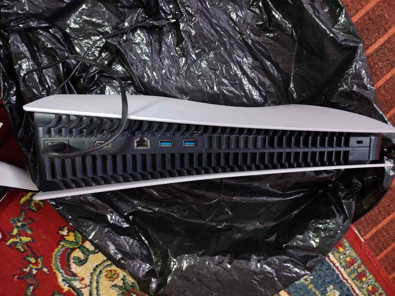 بلي 5 وأحد تيرة + يدات 2 كيبل اجدي الجاز مهكر لاعب بيس ٢٠٢٥ وفيفه وبعد بي كم لاعبه شرط الضمان العمل برغي مامفتوح بي..... عنوان النجف *********** واتساب
