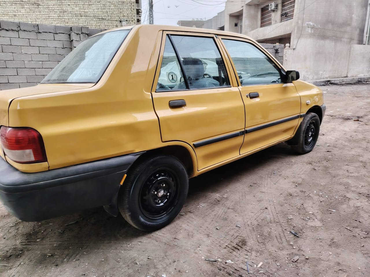 سلام عليكم
سايبه موديل ١٥ 
كير ومكينه زينات 
صدر امامي كله جديد 
بدل بيه لغد امامي جه الأيسر وبدل بنيد وجاملغ جه الأيسر 
وبيه اماكن صبغ وسياره جاهزه من كلشي 
رقم بغداد 
سعر ٤٠ وبيه مجال قليل 
***********
